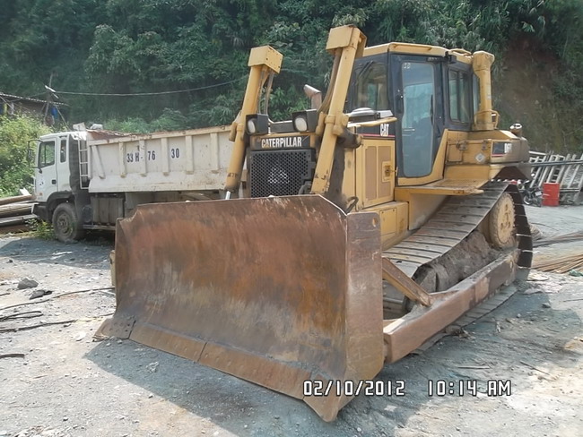 Cho thuê máy ủi Cat D6 R