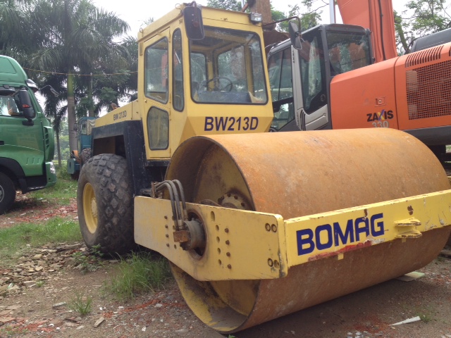 Cho thuê lu rung bomag 213D