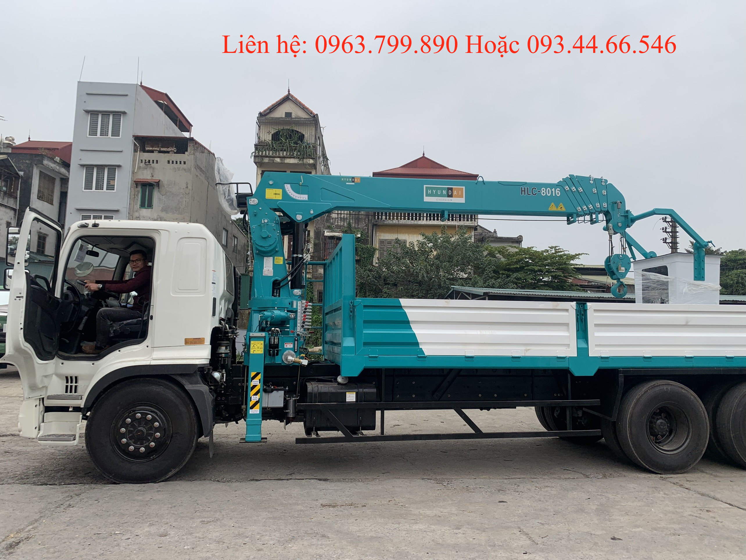 Xe tải Hino FM gắn cẩu tự hành Huyndai 8 tấn