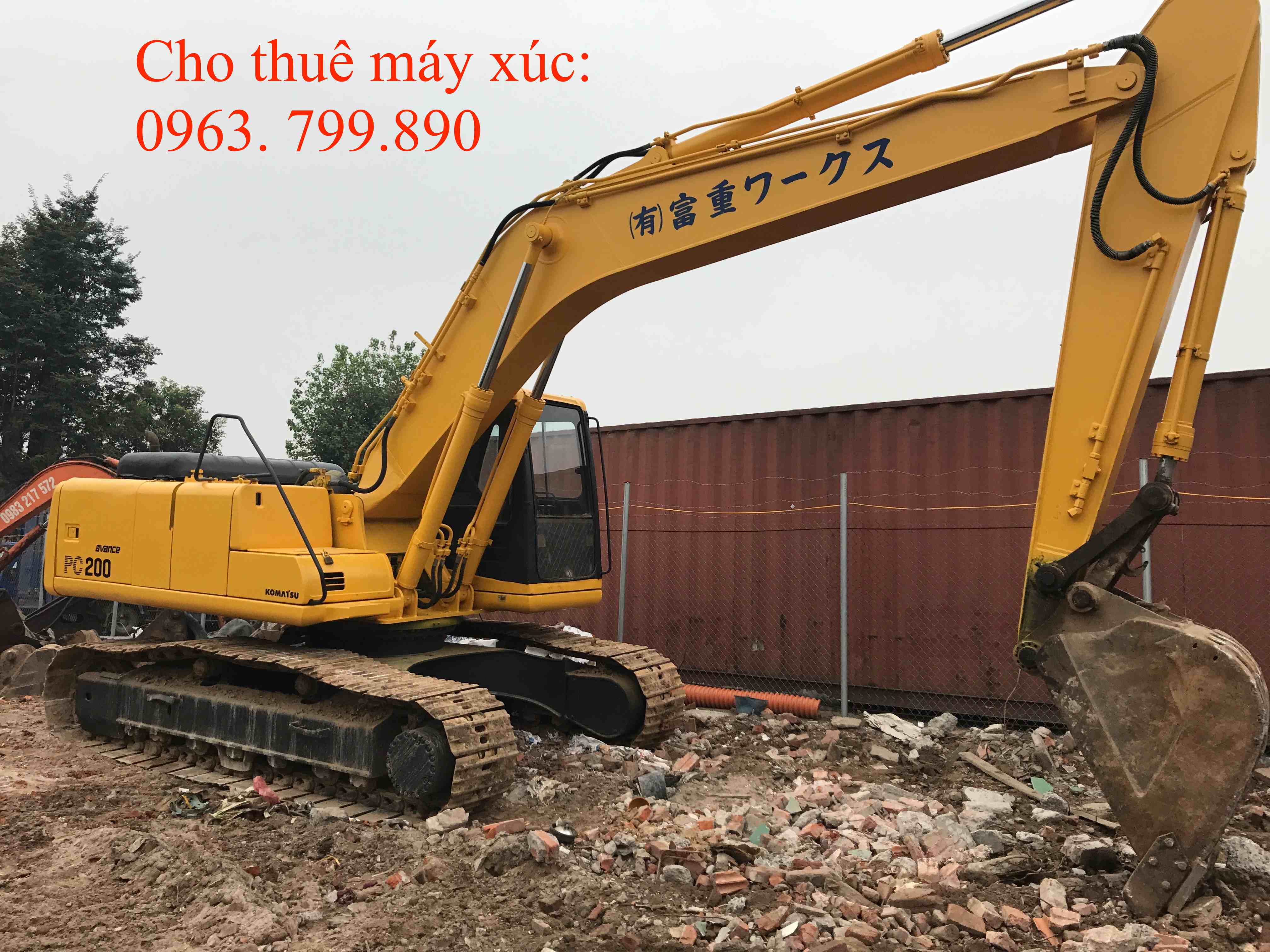 Cho thuê máy xúc đào bánh xích Komatsu PC 200 - 6