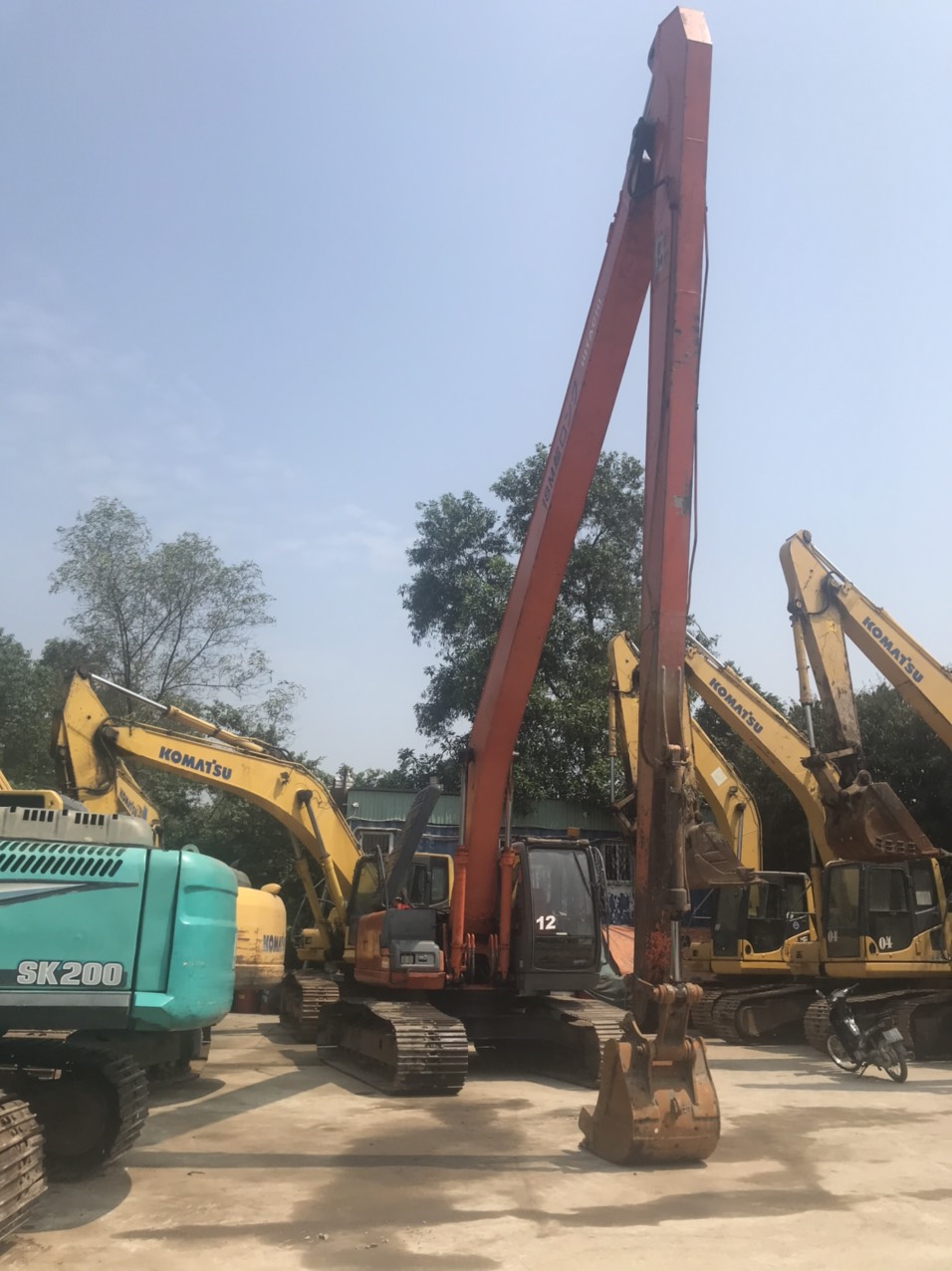 Giá cho thuê máy xúc đào bánh xích bánh lốp Giá Cho Thuê Máy Xúc Đào Bánh Xích Bánh Lốp