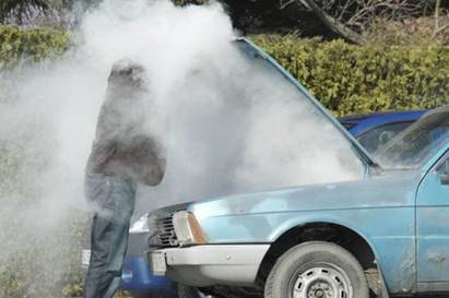 Có nên mở nắp ca pô xe ô tô khi di chuyển để bớt nóng mùa hè? Có nên mở nắp ca pô xe ô tô khi di chuyển để bớt nóng mùa hè?