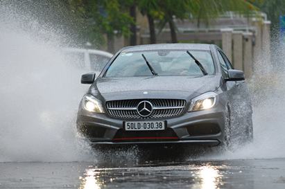 Bí quyết lái xe an toàn trong mùa mưa Bí quyết lái xe an toàn trong mùa mưa