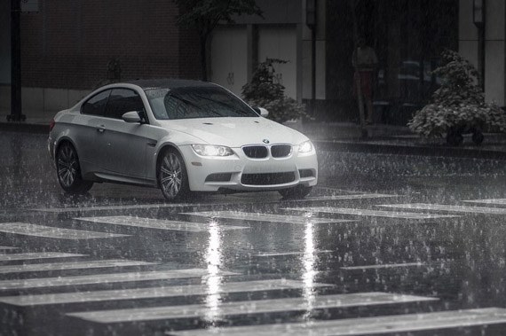 Lái xe oto dưới trời mưa: 6 bí kíp bỏ túi cho tài xế Lái xe oto dưới trời mưa: 6 bí kíp bỏ túi cho tài xế