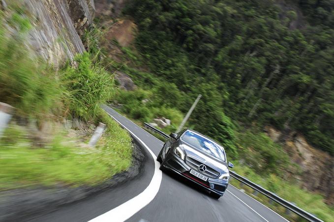 Mẹo xử lý khi ô tô bị mất phanh ở tốc độ cao Mẹo xử lý khi ô tô bị mất phanh ở tốc độ cao