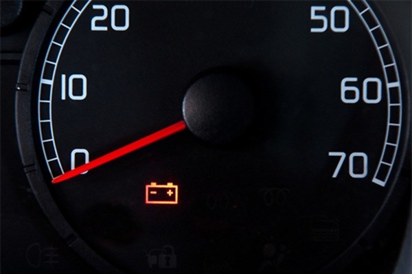 Nguyên nhân bình ắc quy hết điện và cách câu bình ắc quy Nguyên nhân bình ắc quy hết điện và cách câu bình ắc quy