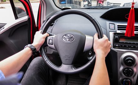 Cách điều chỉnh vô lăng và ghế lái sao cho đúng. Cách điều chỉnh vô lăng và ghế lái sao cho đúng.