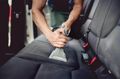 Cách làm sạch ghế ô tô bằng vải, da và da lộn Cách làm sạch ghế ô tô bằng vải, da và da lộn