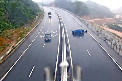 Kinh nghiệm lái xe đi trên đường trơn trượt khi trời mưa Kinh nghiệm lái xe đi trên đường trơn trượt khi trời mưa