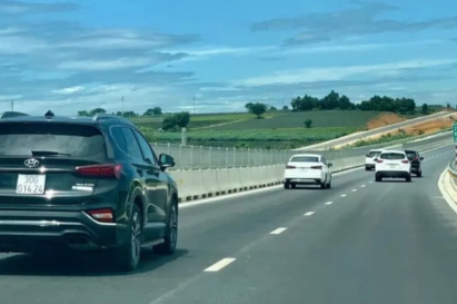 Lái xe cả ngàn cây số vẫn khỏe re, chuyện lạ nhưng có thật Lái xe cả ngàn cây số vẫn khỏe re, chuyện lạ nhưng có thật