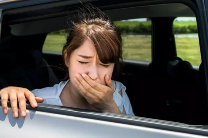 Giải mã hiện tượng say xe khi đi ô tô điện Giải mã hiện tượng say xe khi đi ô tô điện