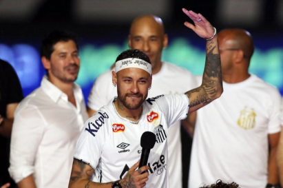 Trực thăng chở cầu thủ Neymar có gì đặc biệt Trực thăng chở cầu thủ Neymar có gì đặc biệt