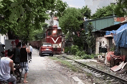 Vụ việc ô tô bị tàu hỏa đâm dưới góc nhìn của người làm luật Vụ việc ô tô bị tàu hỏa đâm dưới góc nhìn của người làm luật