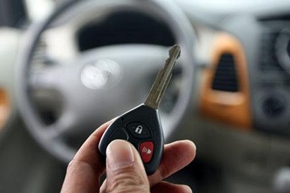 Xe bị khoá vô lăng: Nguyên nhân và cách mở khoá dễ nhất Xe bị khoá vô lăng: Nguyên nhân và cách mở khoá dễ nhất