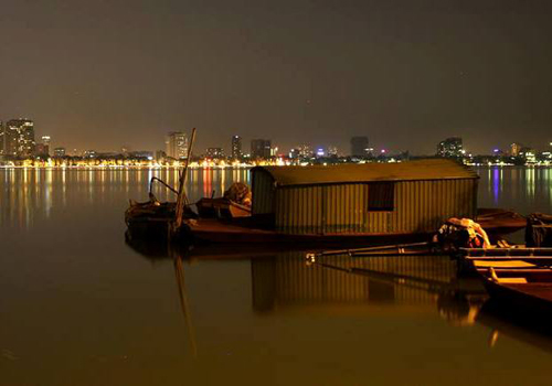 Hồ Tây bốn mùa