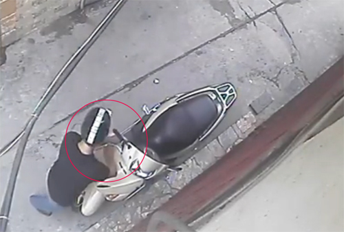 Trộm IC xe Lead trong trong nháy mắt ở Hà Nội