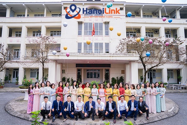 Phái đẹp HanoiLink thả bóng ước nguyện