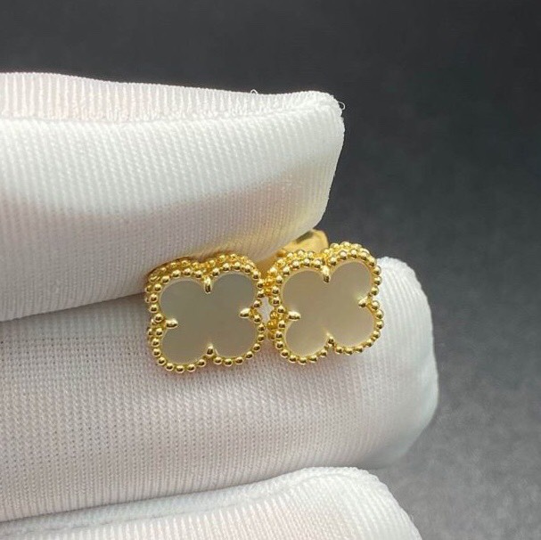 KHUYÊN TAI VAN CLEEF & ARPELS ALHAMBRA M.O.P 9MM GOLD 18K YELLOW GOLD