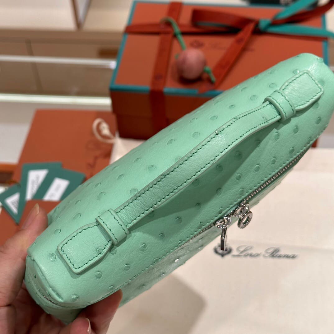 TÚI Loro Piana Women Extra Pocket L27 in Ostrich Leather Tiffany da đà điểu(Gía Liên Hệ)