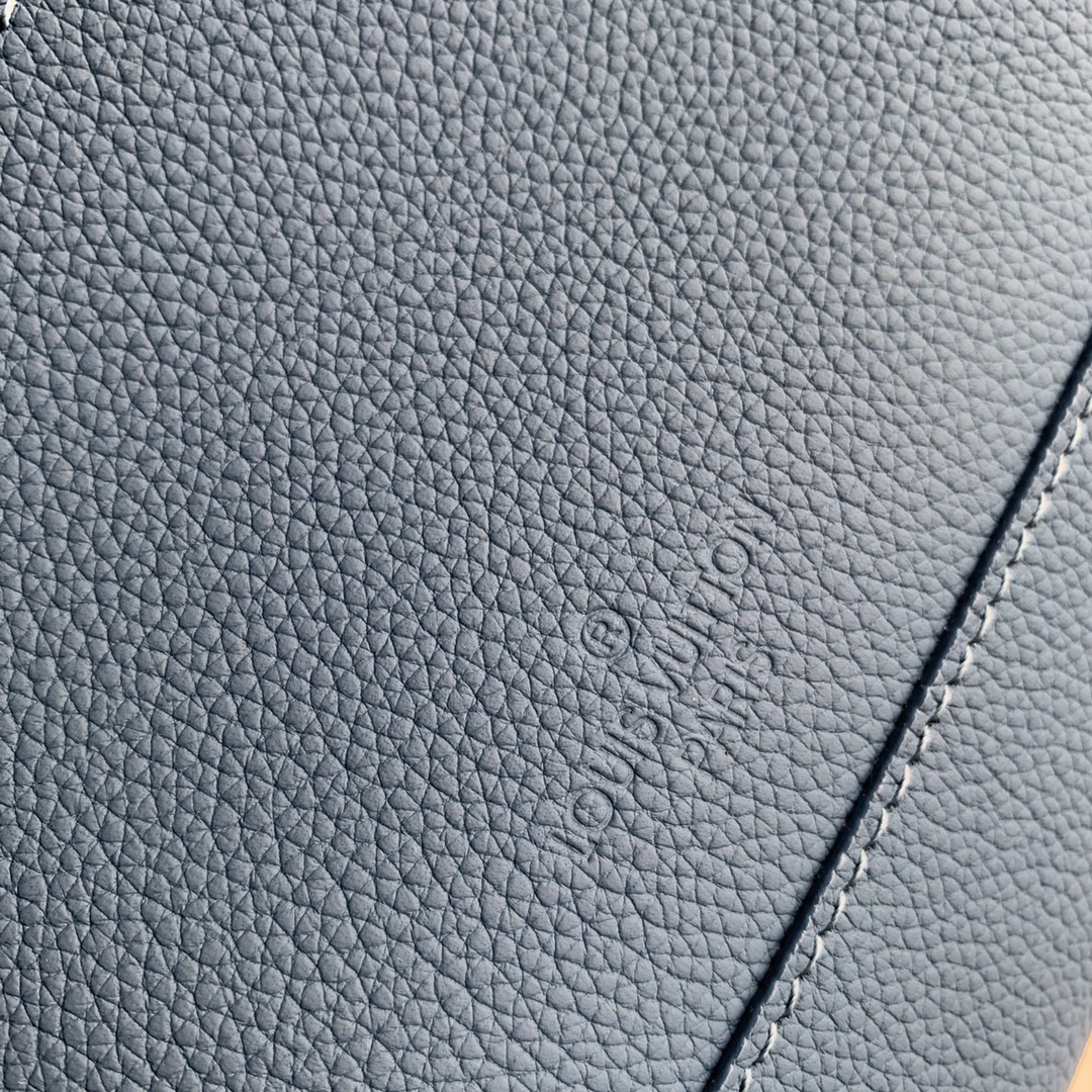 TÚI LOUIS VUITTON Aerogram Messenger Bag