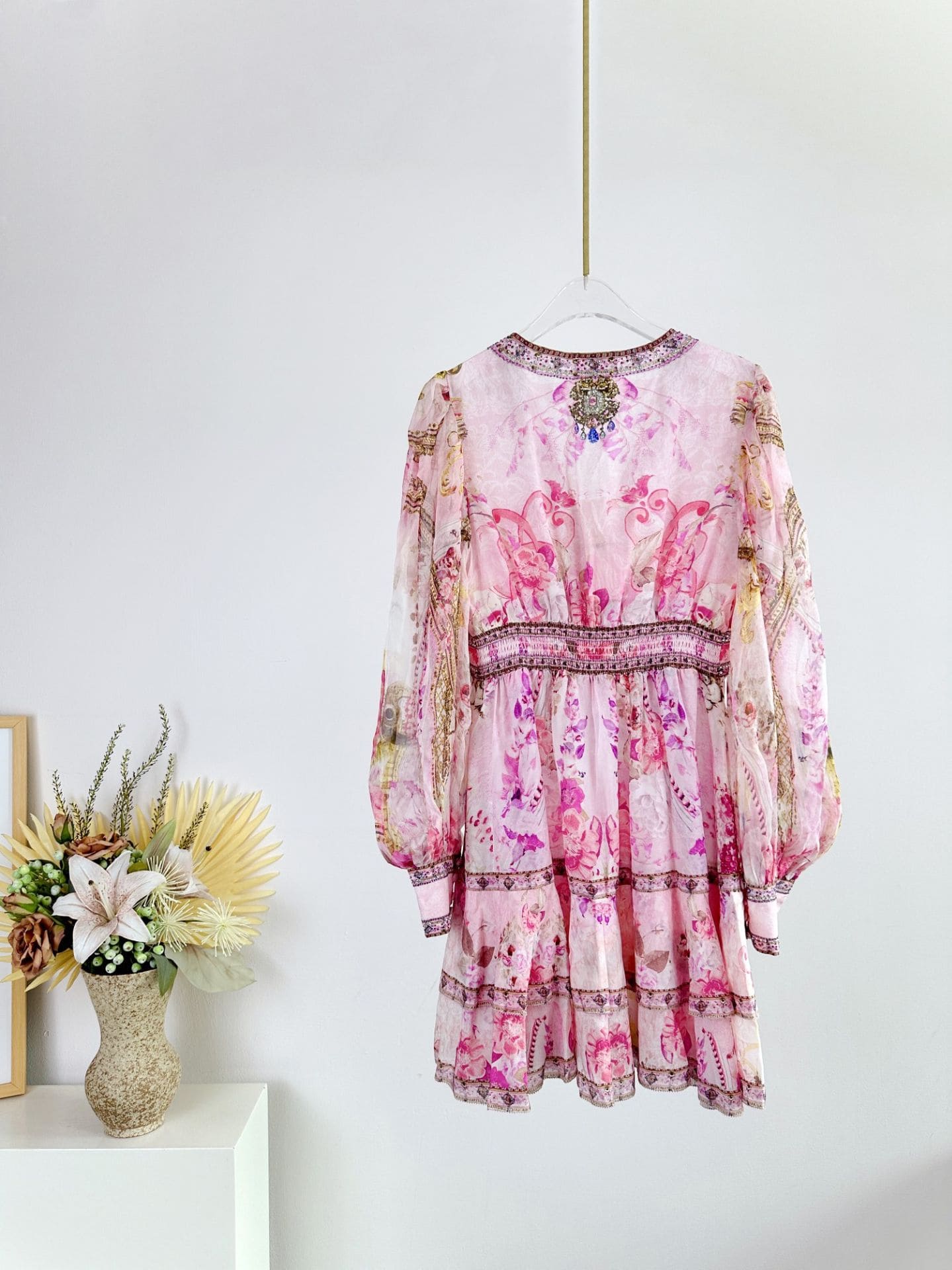 VÁY CAMILLA Silk Embellished V-Neck Midi Dress High Classy