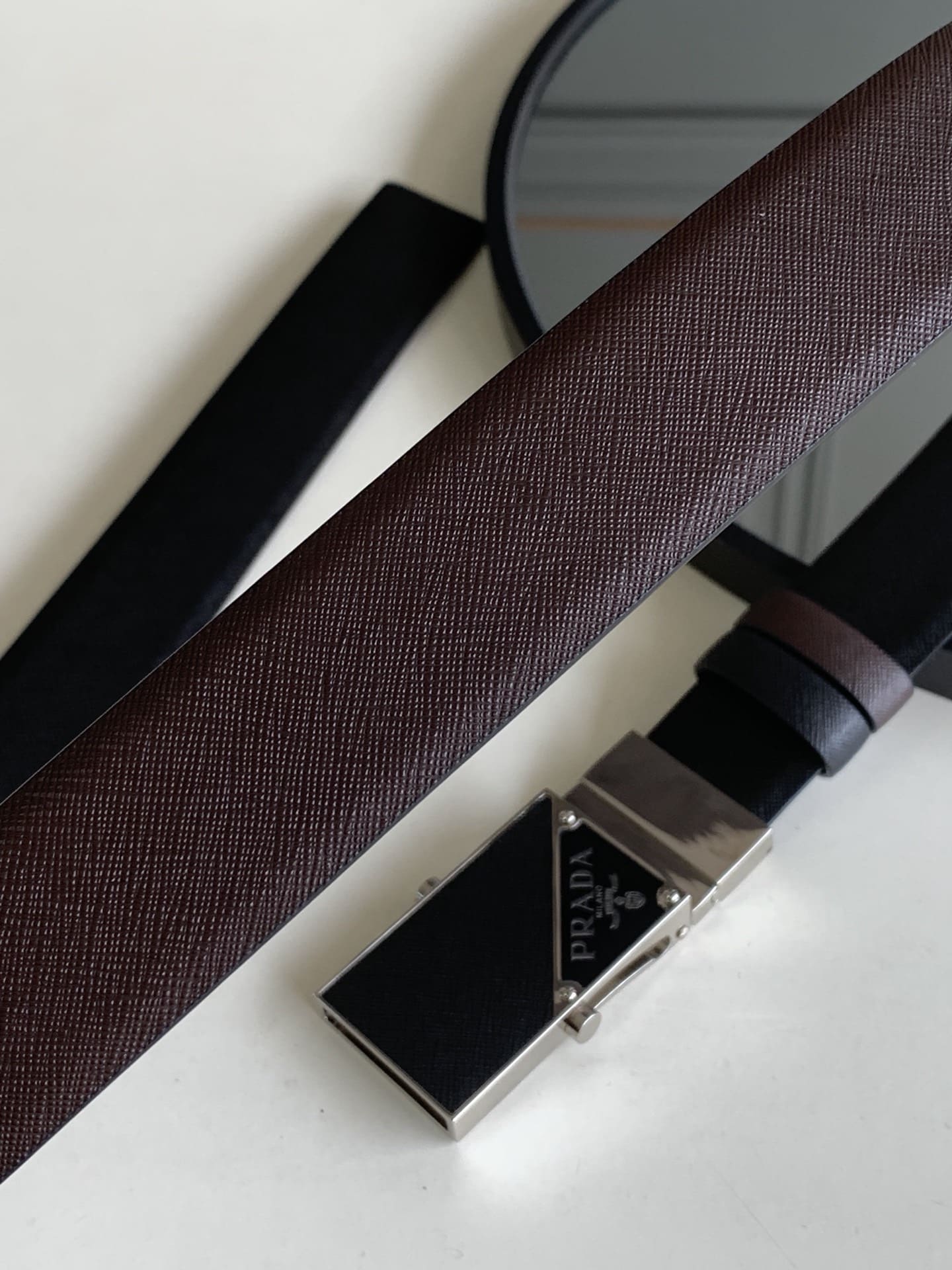 DÂY LƯNG PRADA BLACK SAFFIANO LEATHER Khóa da
