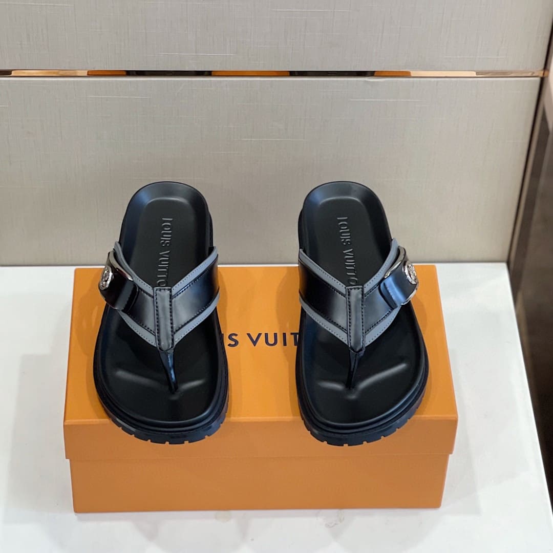 DÉP LOUIS VUITTON TRIANGLE LOGO SANDAL AAA