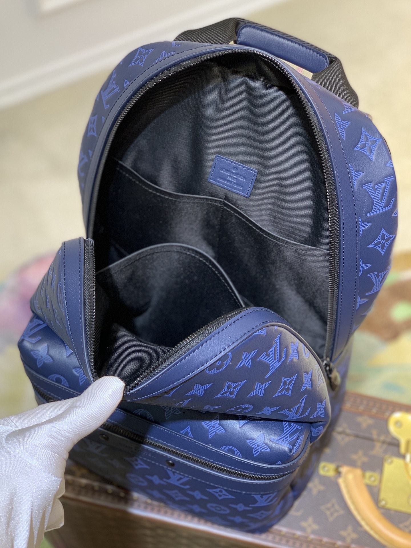 BALO LOUIS VUITTON MONOGRAM SHADOW Leather Backpack-Blue