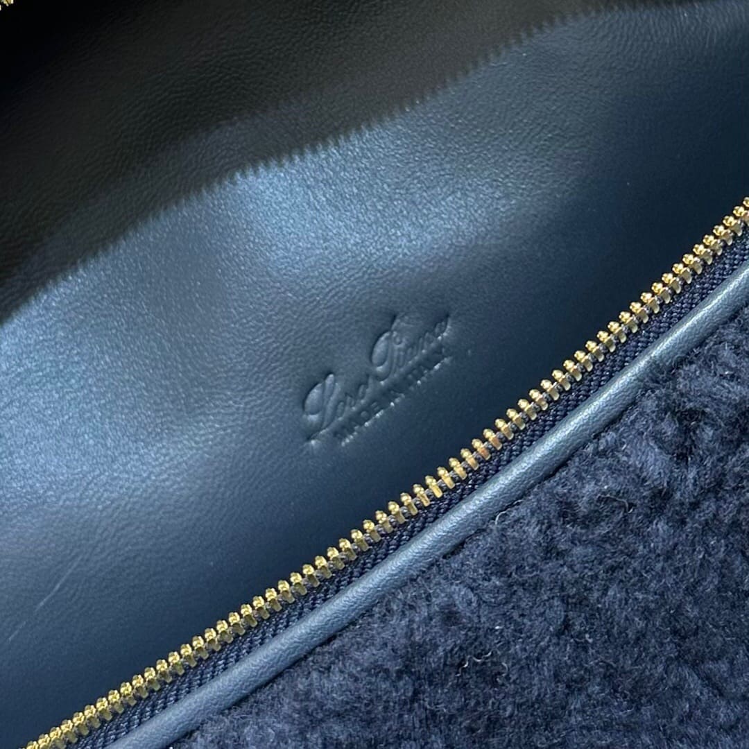 TÚI Loro Piana Women Extra Pocket L27 in Lamb Fur Black lông cừu