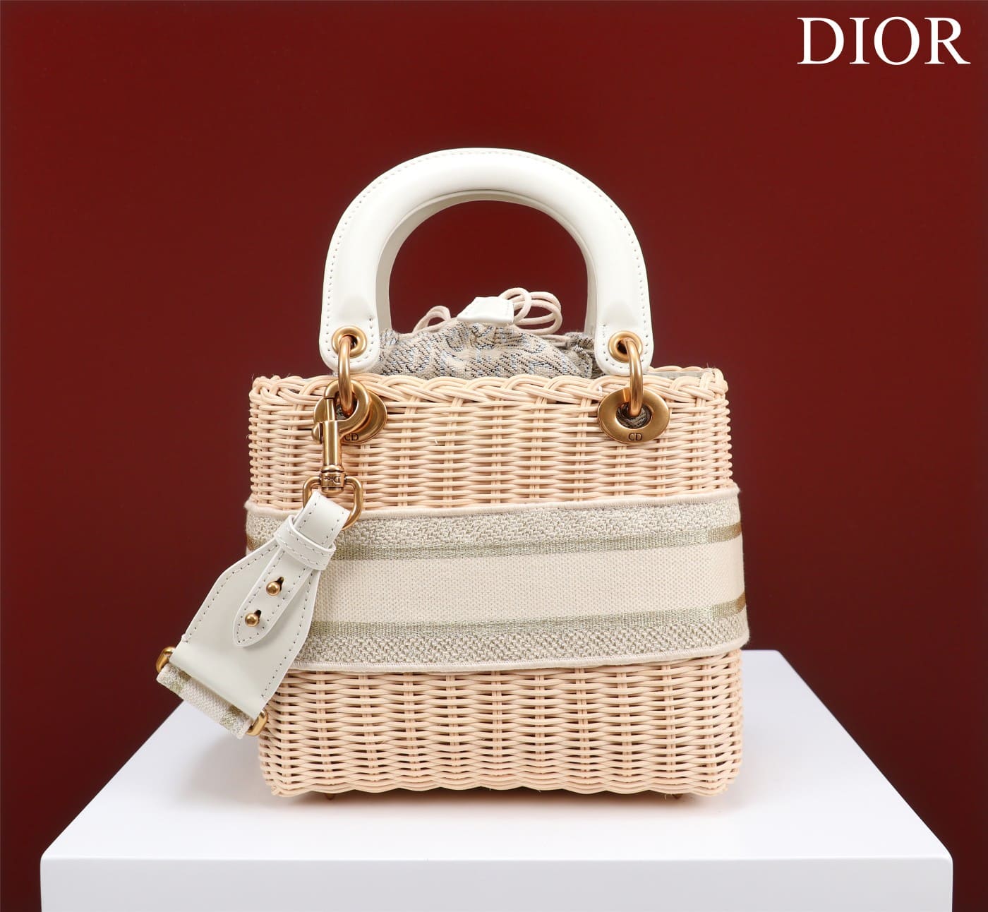 TÚI Dior Women Medium Lady Dior Bag Natural Wicker and Cream Dior Oblique Jacquard dệt tay bằng liễu gai