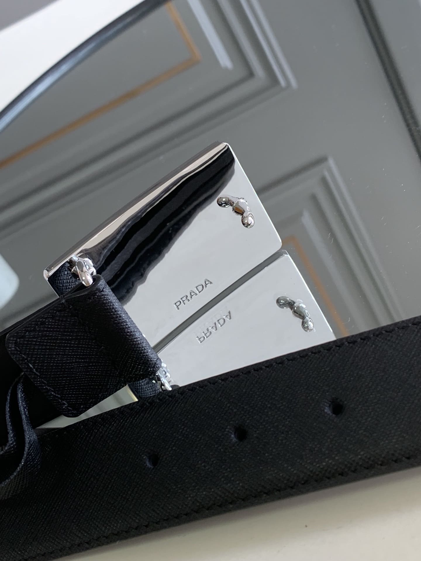 DÂY LƯNG PRADA BLACK SAFFIANO LEATHER Khóa da