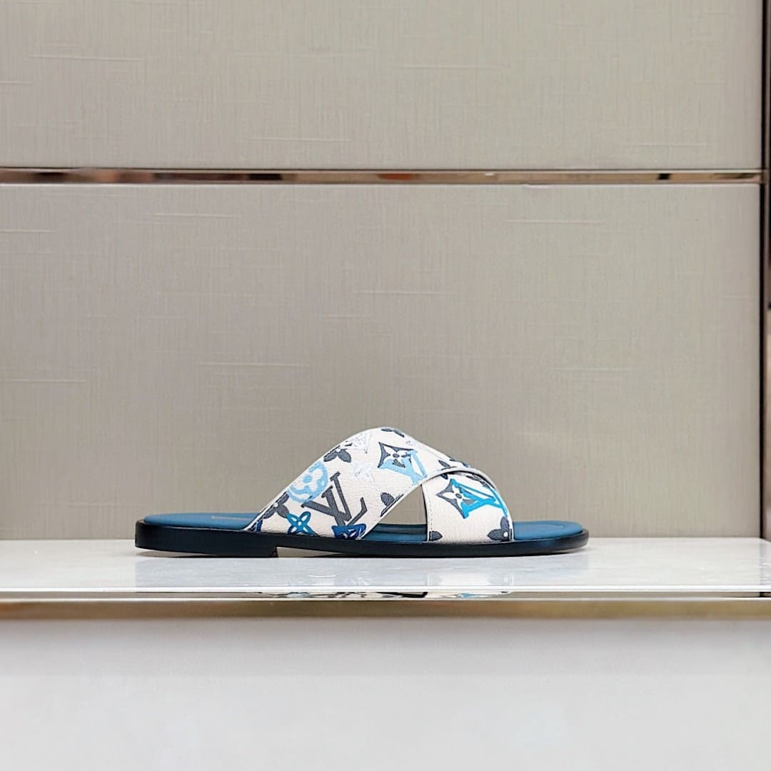 DÉP LOUIS VUITTON TRIANGLE LOGO SANDAL AAA
