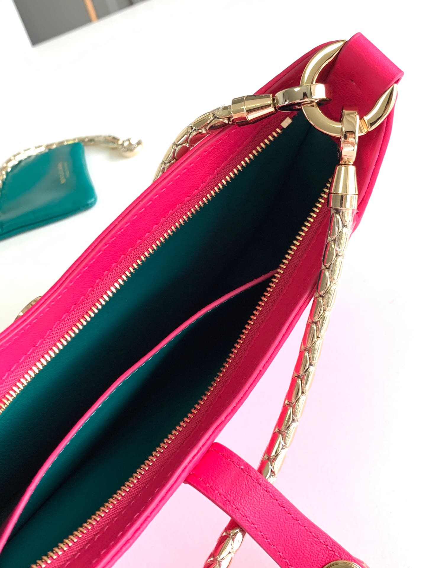 TÚI BVLGARI SERPENTI CALFSKIN PINK