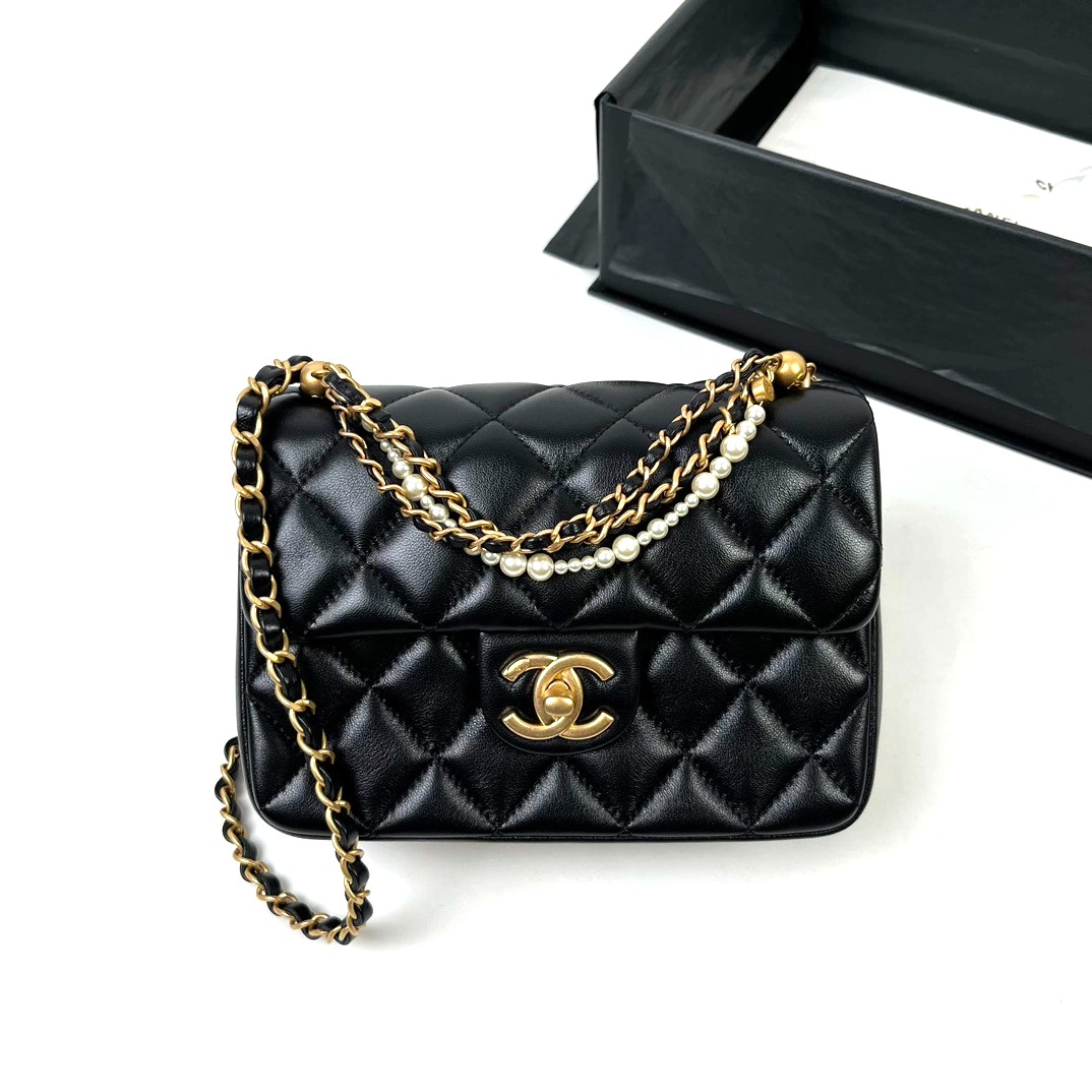 TÚI CHANEL 24P PEAR SQUARE FATTY BODIN JOYEUX DA CỪU MÀU ĐEN