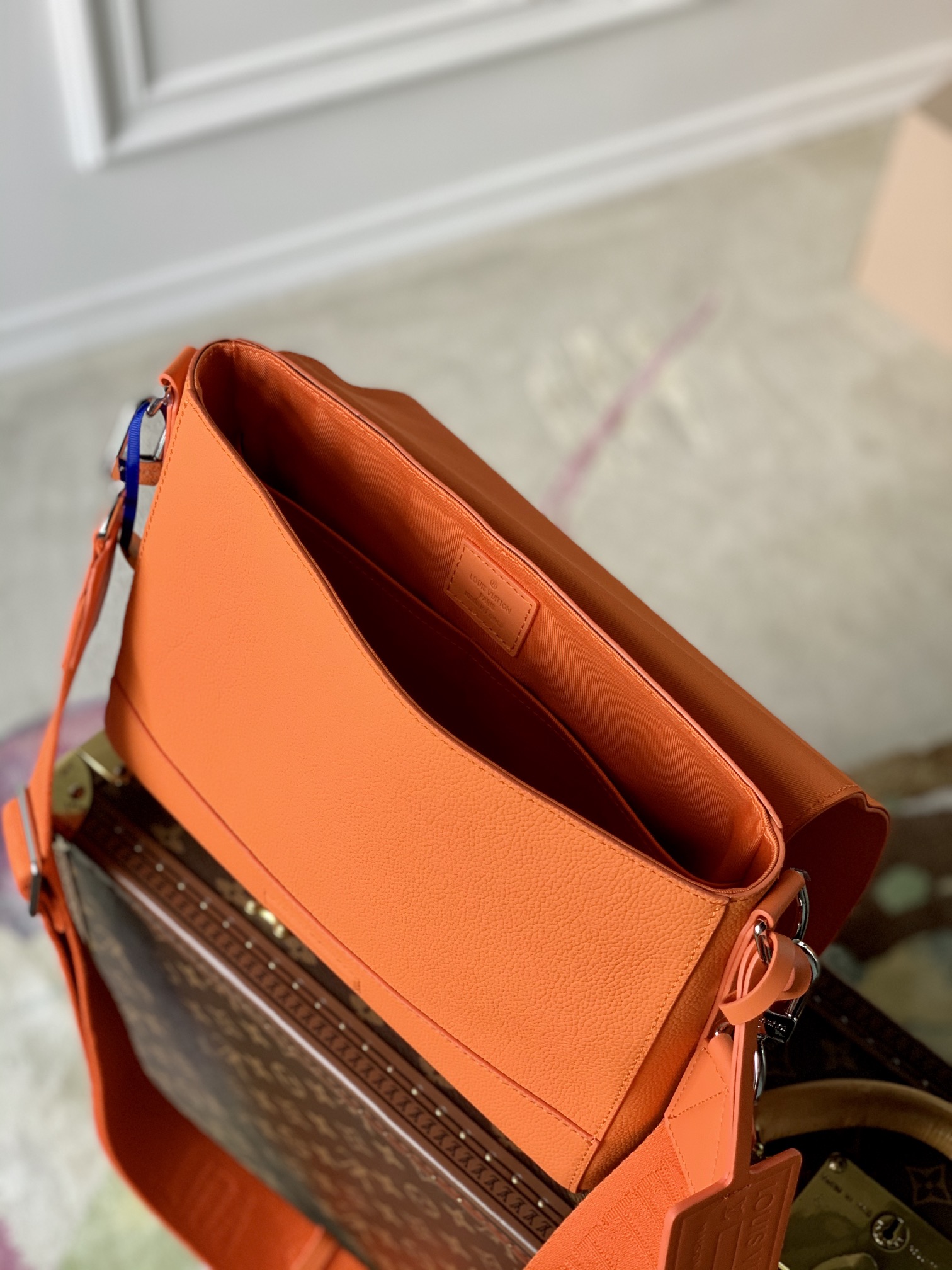 TÚI LOUIS VUITTON Aerogram Messenger Bag