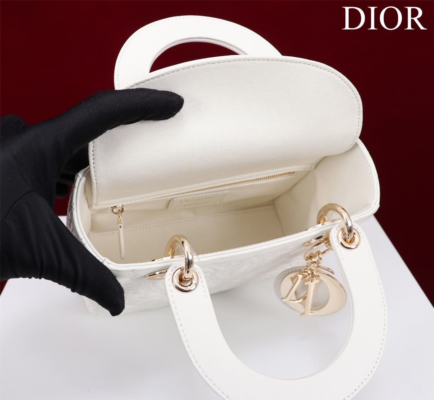 TÚI CHRISTIAN DIOR LADY DIOR Quilted-Effect Lambskin with Ornamental Motif White