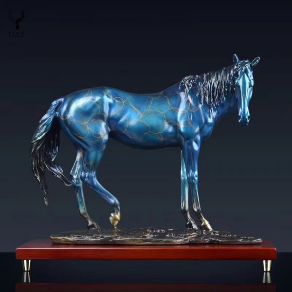 Bức ngựa đồng cỏ