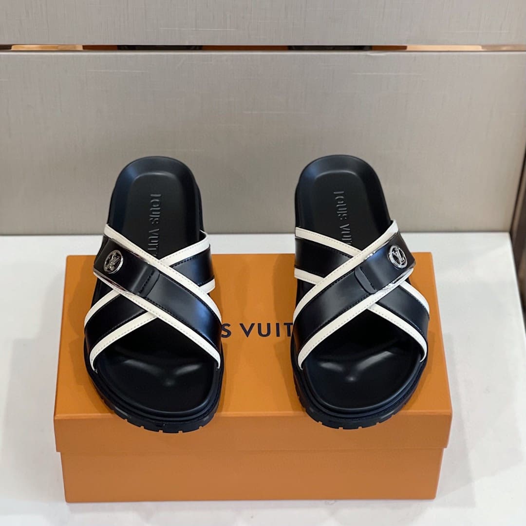 DÉP LOUIS VUITTON TRIANGLE LOGO SANDAL AAA