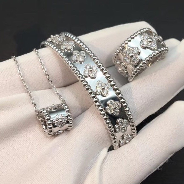 NHẪN VAN CLEEF & ARPELS ALHAMBRA DIAMOND GOLD 18K WHITE GOLD