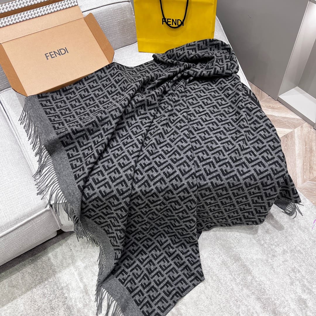 KHĂN FENDI Double F travel blanket scarf