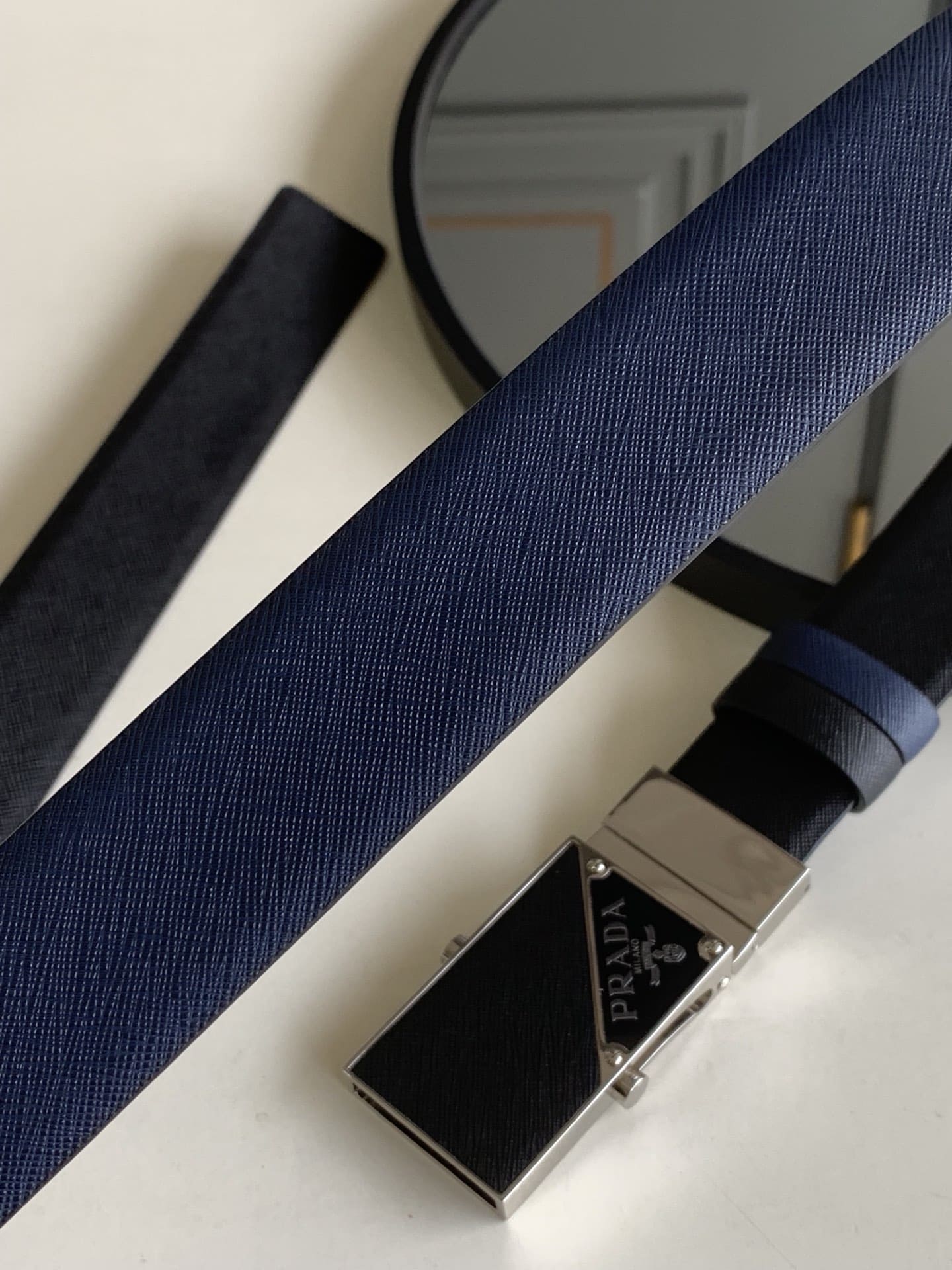 DÂY LƯNG PRADA BLACK SAFFIANO LEATHER Khóa da