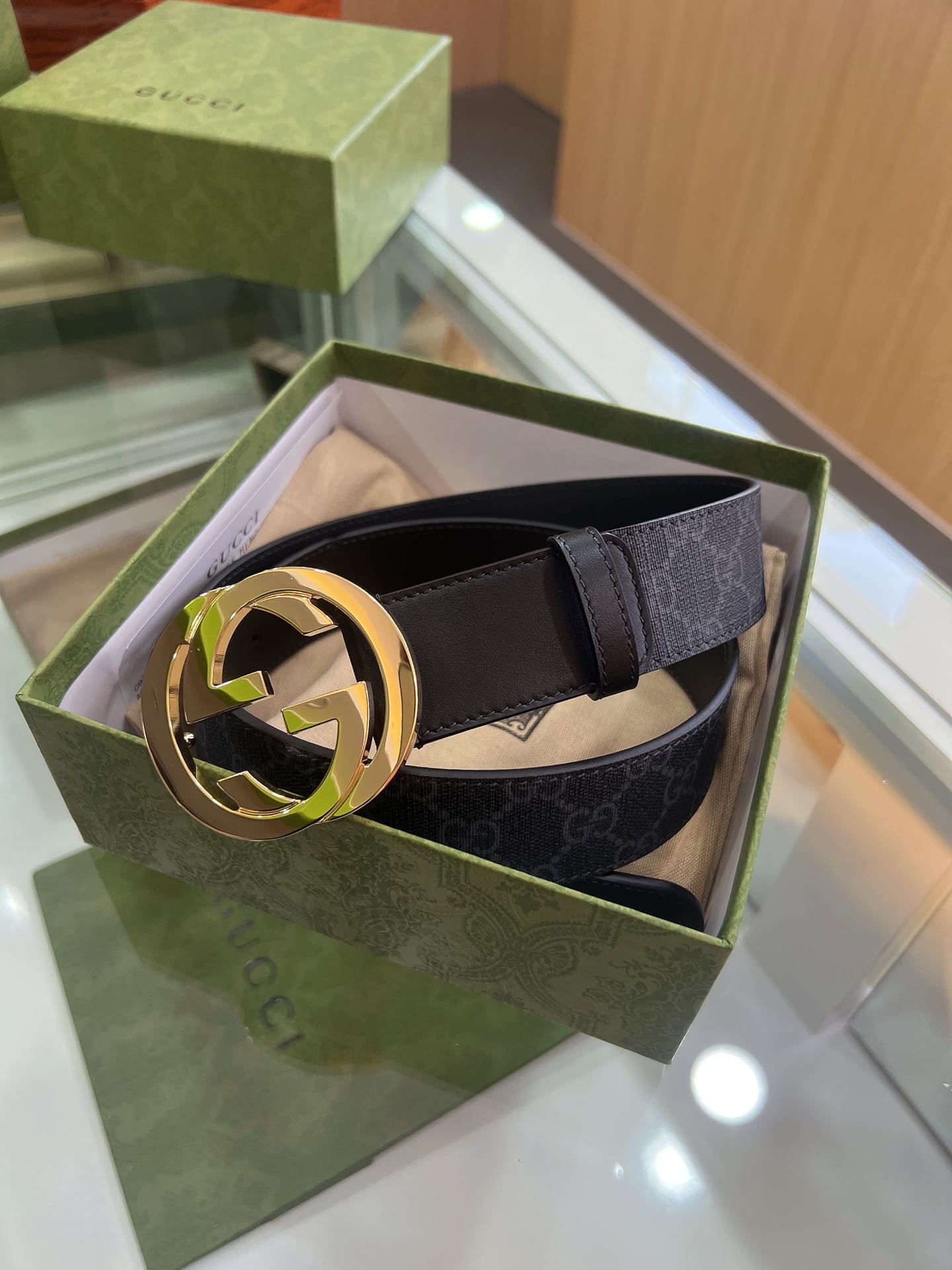 DÂY LƯNG GUCCI GG BLACK CALFSKIN LEATHER Khóa vàng