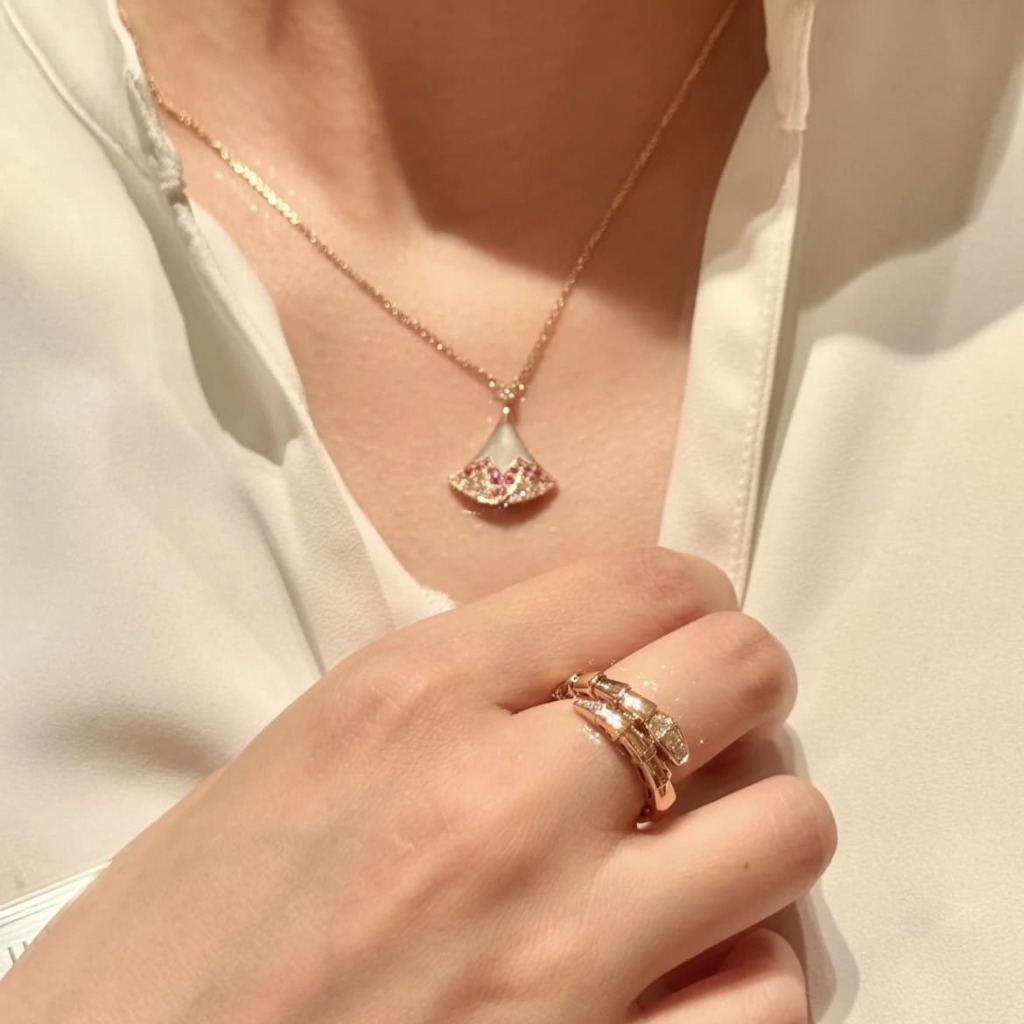 VÒNG CỔ BVLGARI DIVAS DREAMS VALENTINES RUBY PEARLS