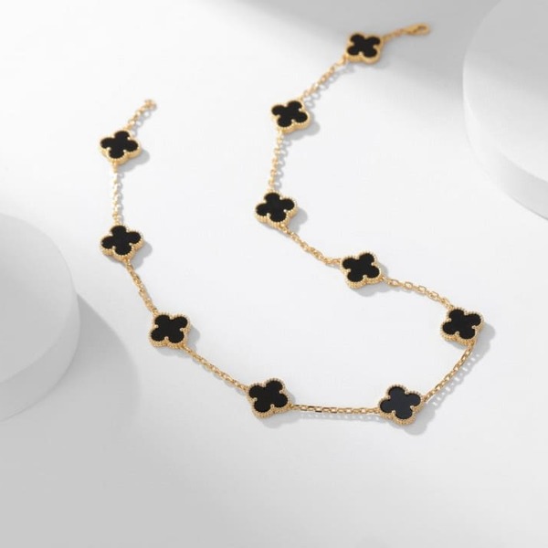 DÂY CHUYỀN VAN CLEEF & ARPELS ONYX MÃ NÃO