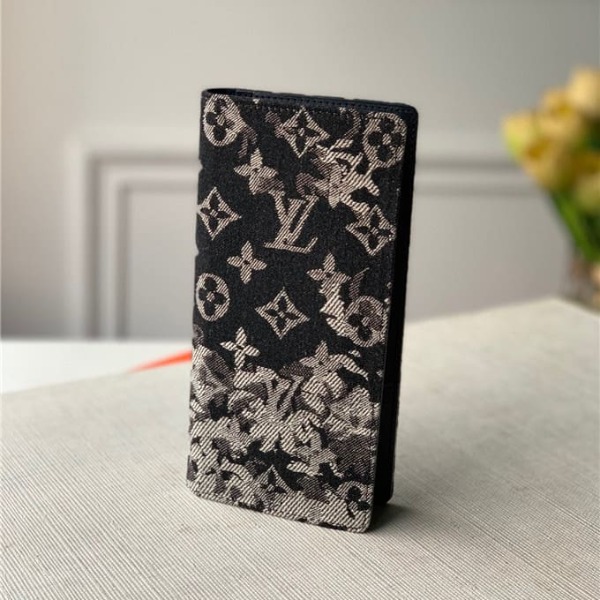 VÍ LOUIS VUITTON brazza wallet