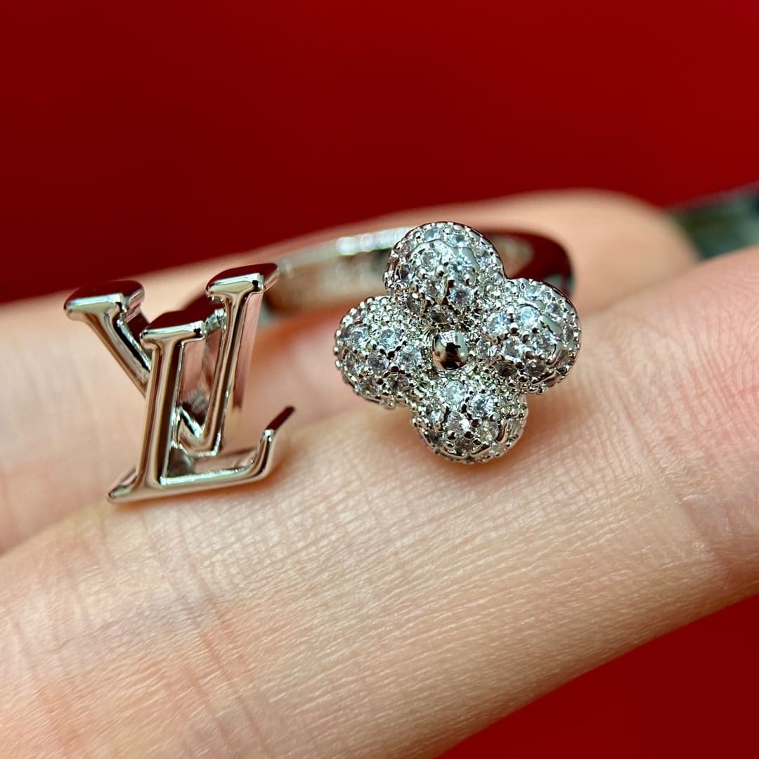 NHẪN LOUIS VUITTON LV LETTER AND FLOWER DIAMOND