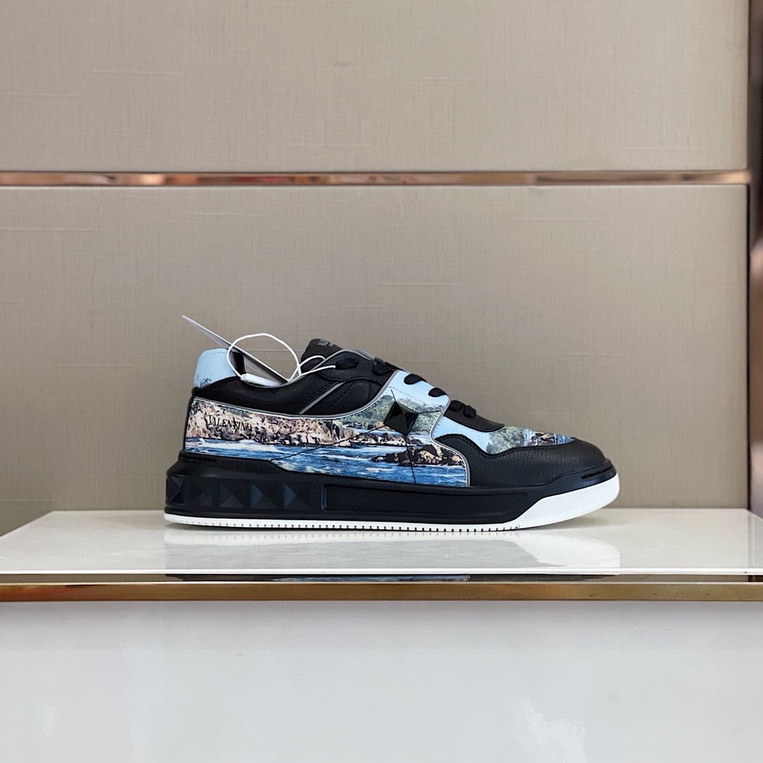 GIÀY VALENTINO STUDD LEATHER SNEAKER SHOES AAA