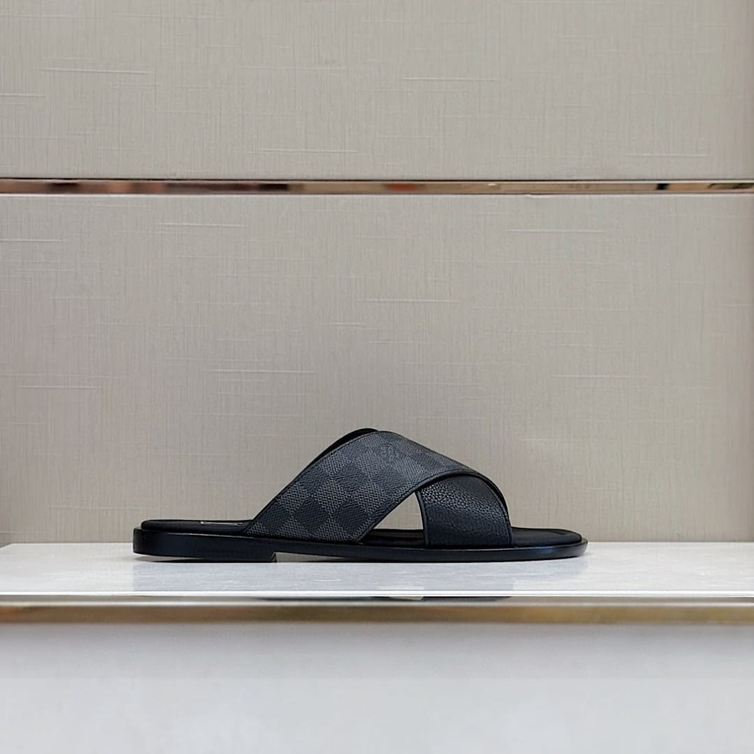DÉP LOUIS VUITTON TRIANGLE LOGO SANDAL AAA