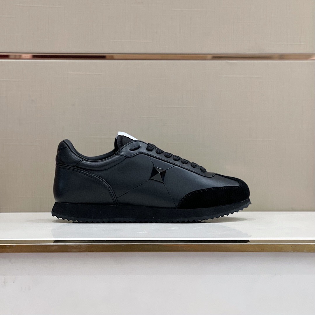 GIÀY VALENTINO STUDD SUEDE LEATHER SNEAKER SHOES AAA