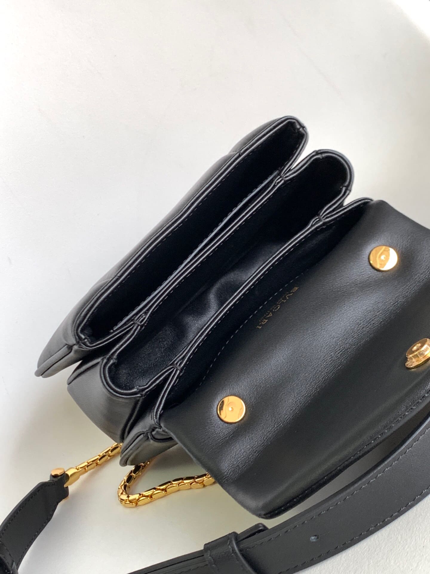 TÚI BVLGARI SERPENTI CALFSKIN BLACK